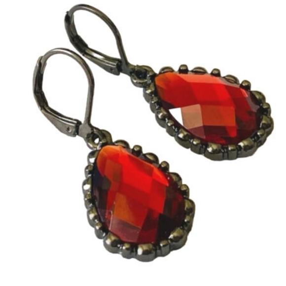 Vintage Joan Rivers Red Faceted Teardrop Cabochon Leverback Earrings - Picture 5 of 5